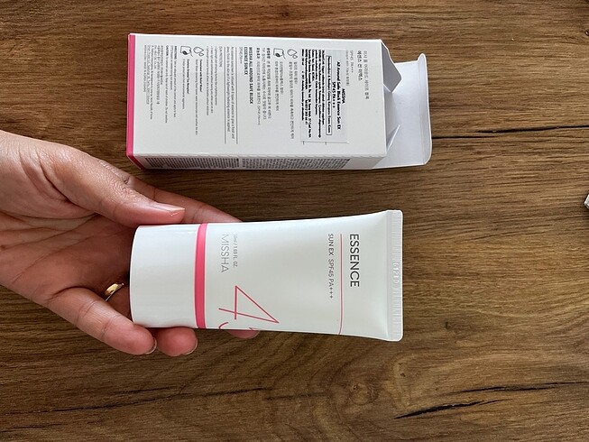 Beden Renk Missha spf 45.ürün hiç açılmadı kutuludur.son kullanma tarihi 11