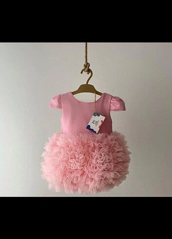 Pembe elbise