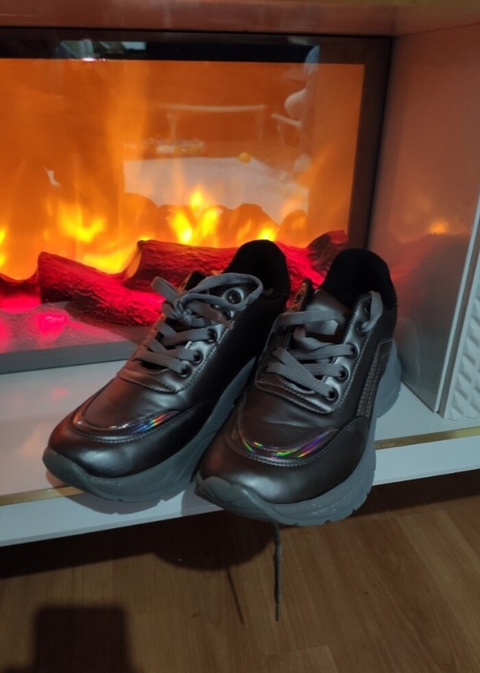 Parlak Kadın Spor Ayakkabısı - Görsel 3