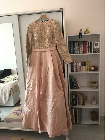 Kenzo Üstü İşlemeli Yavruağzı Kabarık Abiye