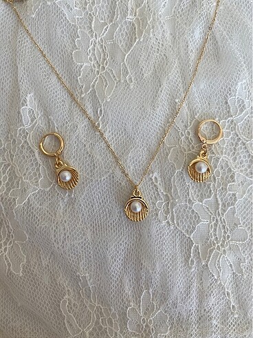 Gold Pearl Set