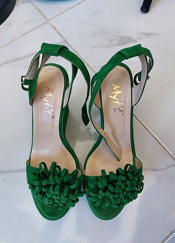 Yeşil Süet Topuklu Ayakkabı
