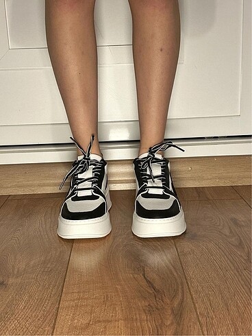 38 Beden Chiara Ferragni Sneaker
