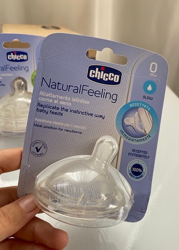 Chicco NaturalFeeling Bebek Biberonu ve Emzik (başlık) - Görsel 3