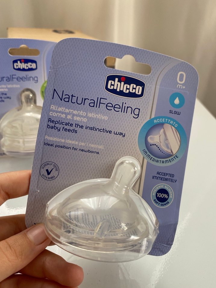Chicco NaturalFeeling Bebek Biberonu ve Emzik (başlık) - Görsel 3