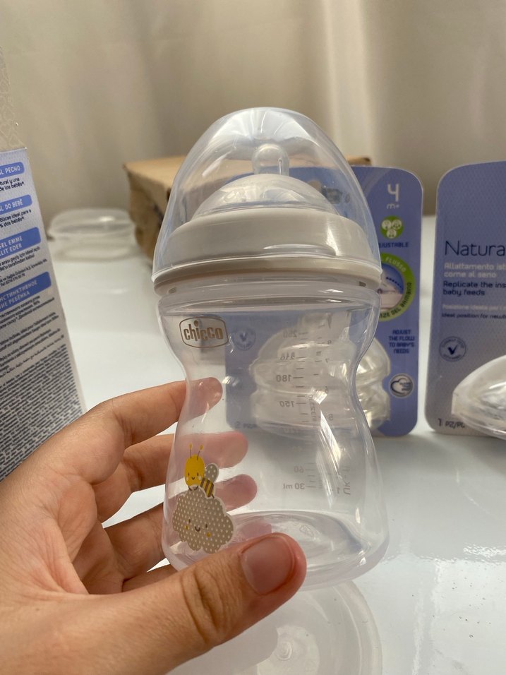 Chicco NaturalFeeling Bebek Biberonu ve Emzik (başlık) - Görsel 5