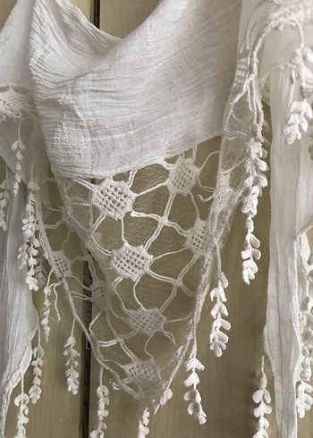 Dantel Detaylı Beyaz Keten Bohem Şal - Görsel 4