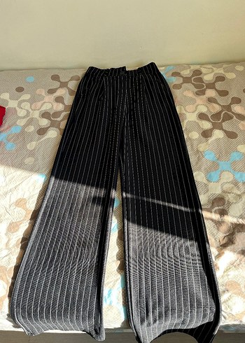 Şık Siyah Çizgili Midi Kadın Pantolon - Görsel 2