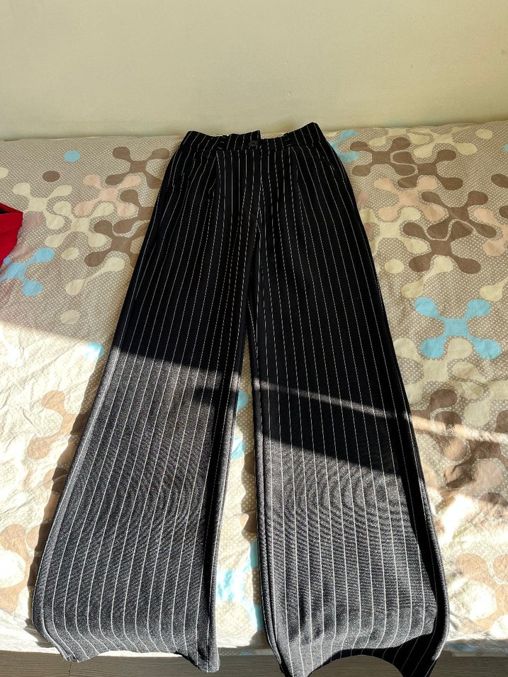 Şık Siyah Çizgili Midi Kadın Pantolon - Görsel 2