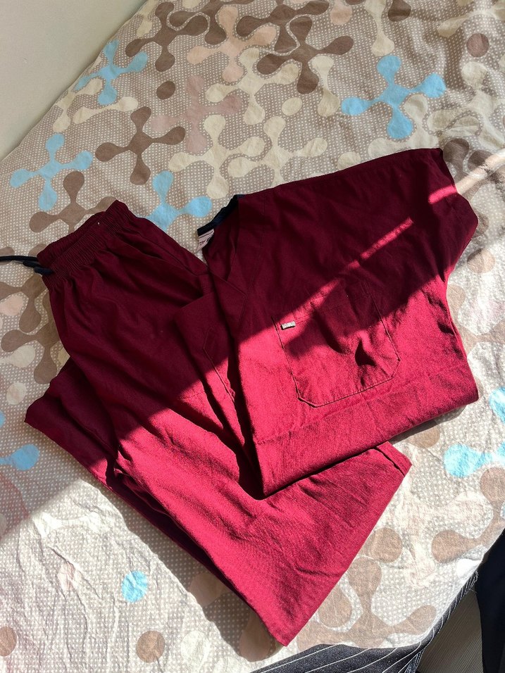 Bordo scrubs - Görsel 2