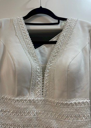 Dantel İşlemeli Beyaz V Yaka Midi Gelinlik - Görsel 6