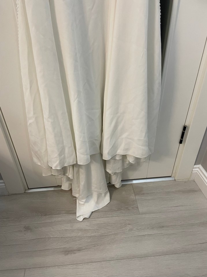 Dantel İşlemeli Beyaz V Yaka Midi Gelinlik - Görsel 5