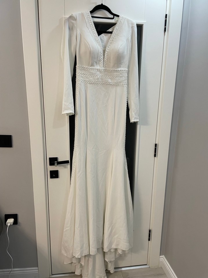 Dantel İşlemeli Beyaz V Yaka Midi Gelinlik - Görsel 4
