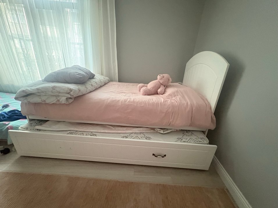 Yavrulu Beyaz Çocuk Yatağı - Görsel 2