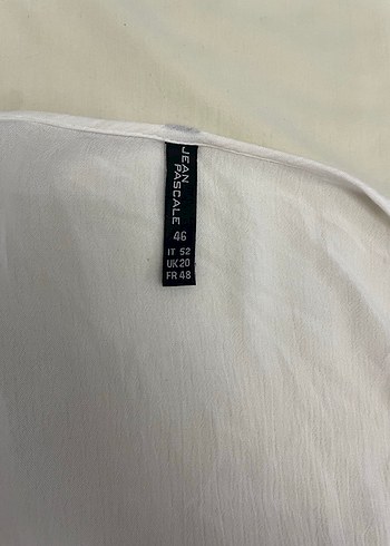 Düğmeli V Yakalı Beyaz Bluz - Görsel 4