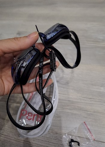 Fermuarlı Siyah Yüzücü Gözlüğü - Görsel 3