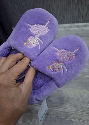 Mor Nakışlı Kız Çocuk Ev Terliği - Görsel 2