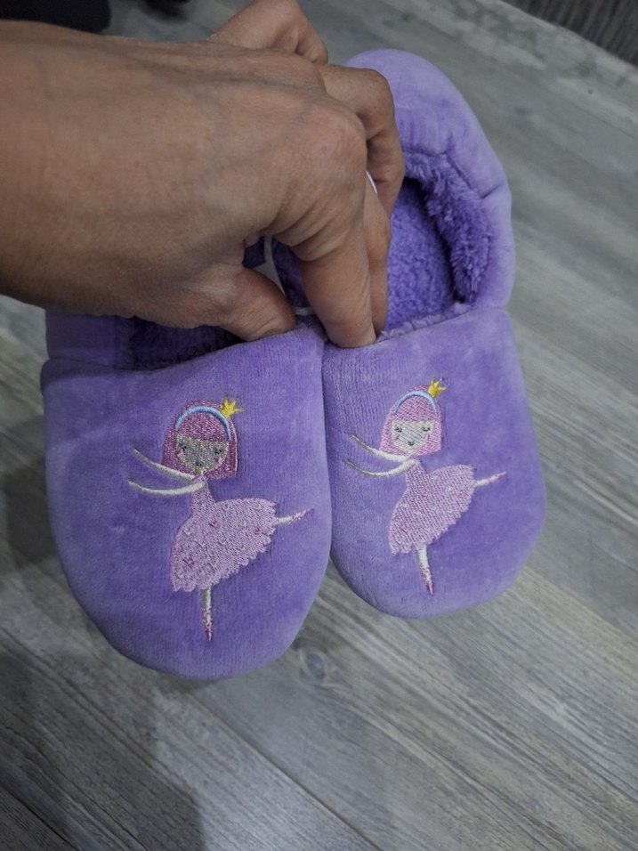 Mor Nakışlı Kız Çocuk Ev Terliği - Görsel 3