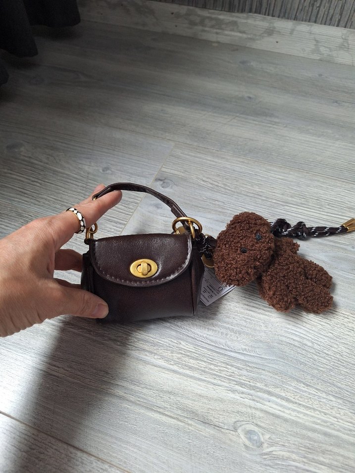 Kahverengi Ponponlu Kadın Anahtarlık - Görsel 3