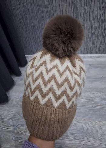 Kahverengi Örgü Ponponlu Kadın Bere - Görsel 3