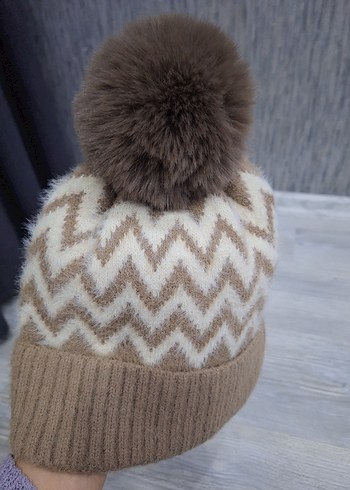 Kahverengi Örgü Ponponlu Kadın Bere - Görsel 4