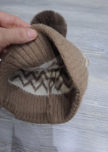 Kahverengi Örgü Ponponlu Kadın Bere - Görsel 2