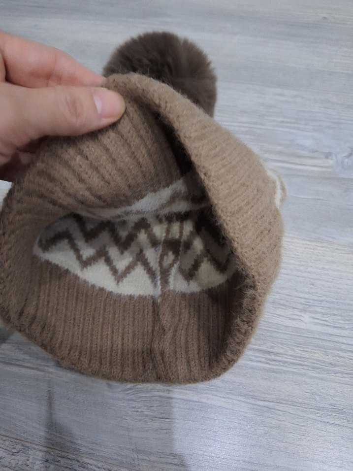 Kahverengi Örgü Ponponlu Kadın Bere - Görsel 2