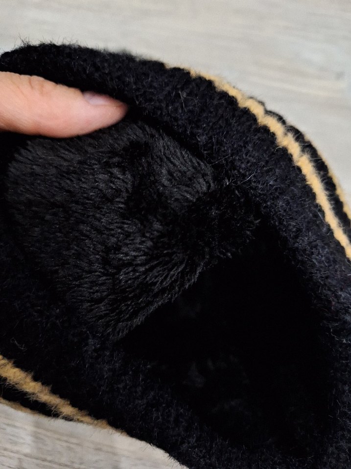 Kahverengi Örgü Ponponlu Kadın Bere - Görsel 4