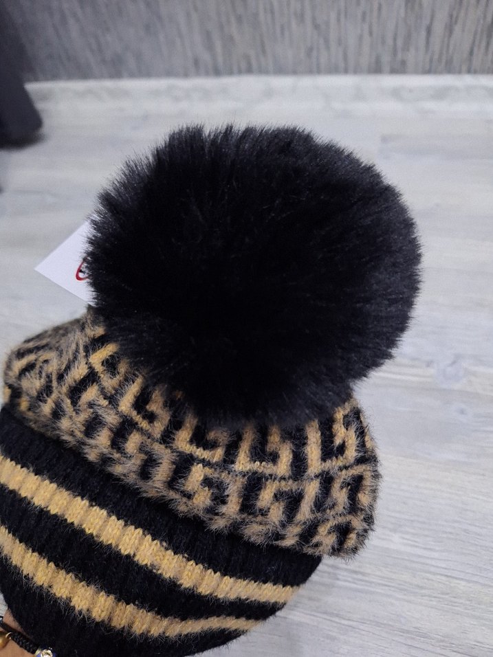 Kahverengi Örgü Ponponlu Kadın Bere - Görsel 5