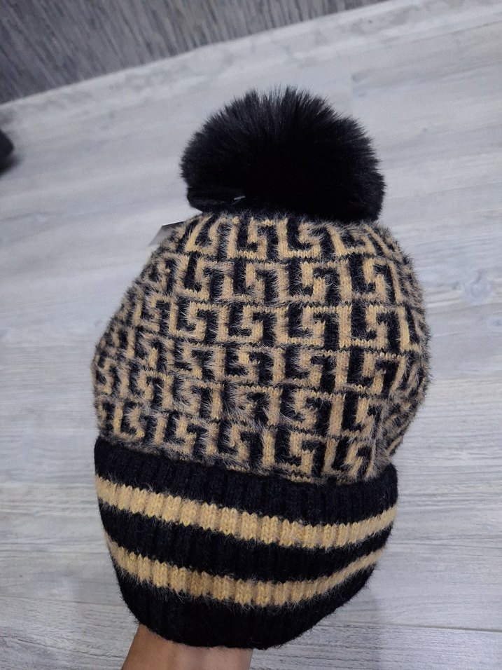 Kahverengi Örgü Ponponlu Kadın Bere - Görsel 2