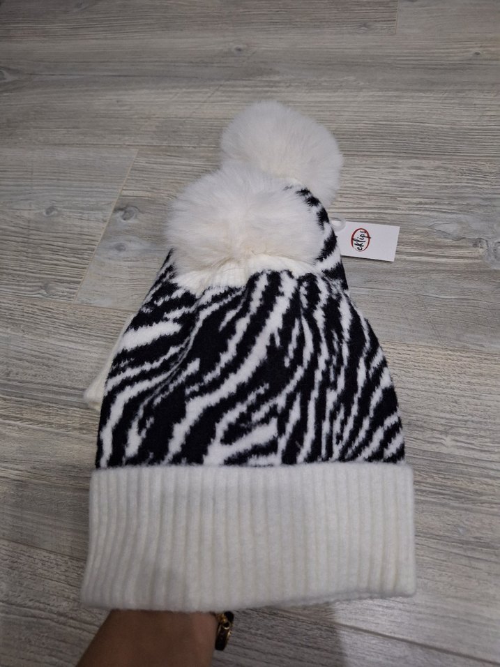Beyaz Zebra Desenli Ponponlu Kadın Bere - Görsel 4