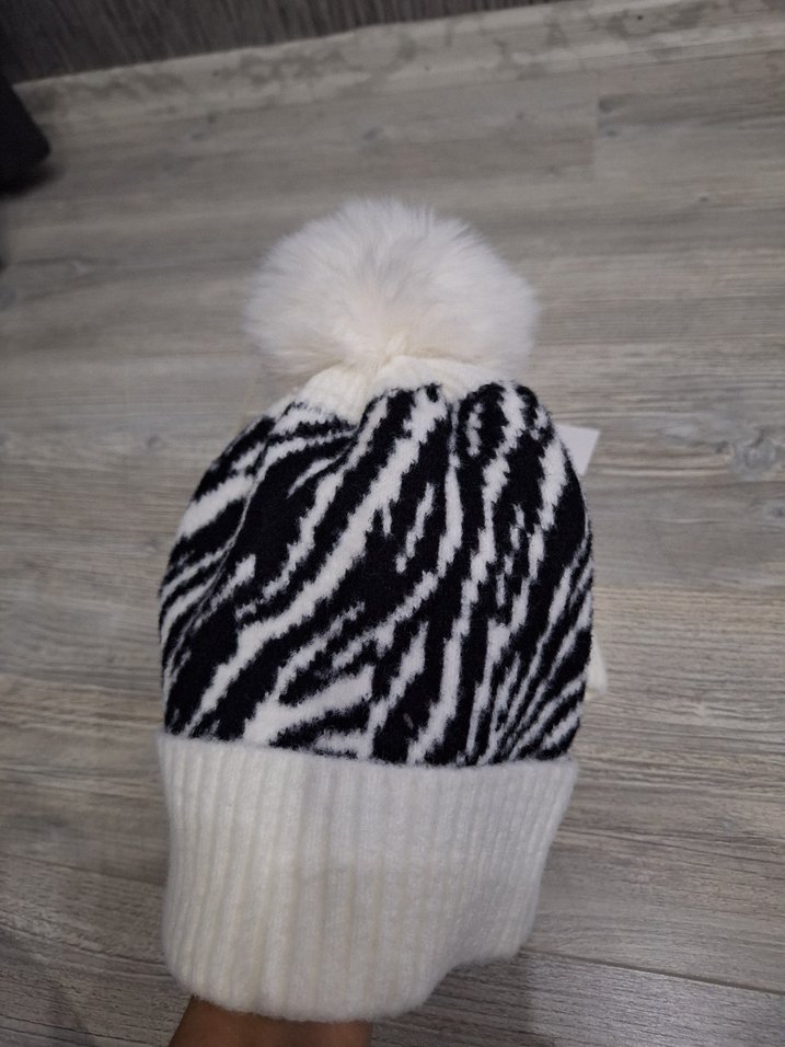 Beyaz Zebra Desenli Ponponlu Kadın Bere - Görsel 2