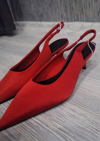 Kırmızı Tokalı Stiletto Kadın Ayakkabı - Görsel 2