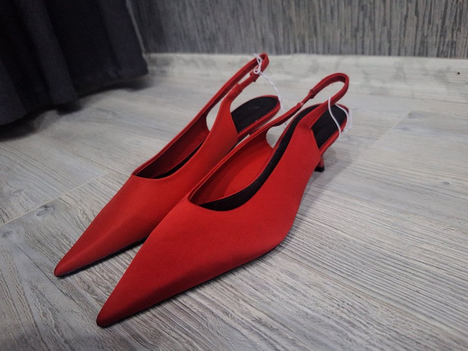 Kırmızı Tokalı Stiletto Kadın Ayakkabı - Görsel 2