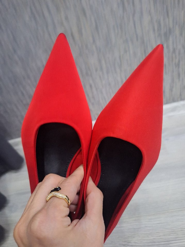 Kırmızı Tokalı Stiletto Kadın Ayakkabı - Görsel 5