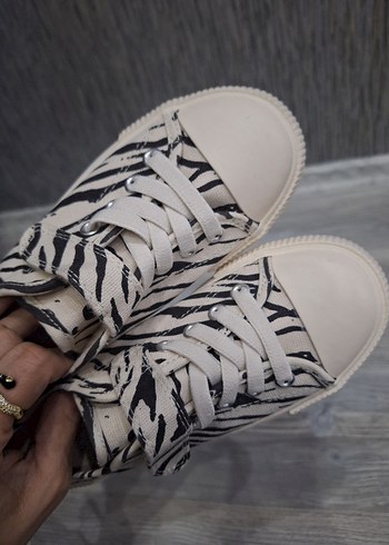 Zebra Desenli Yüksek Topuklu Kadın Spor Ayakkabı - Görsel 3