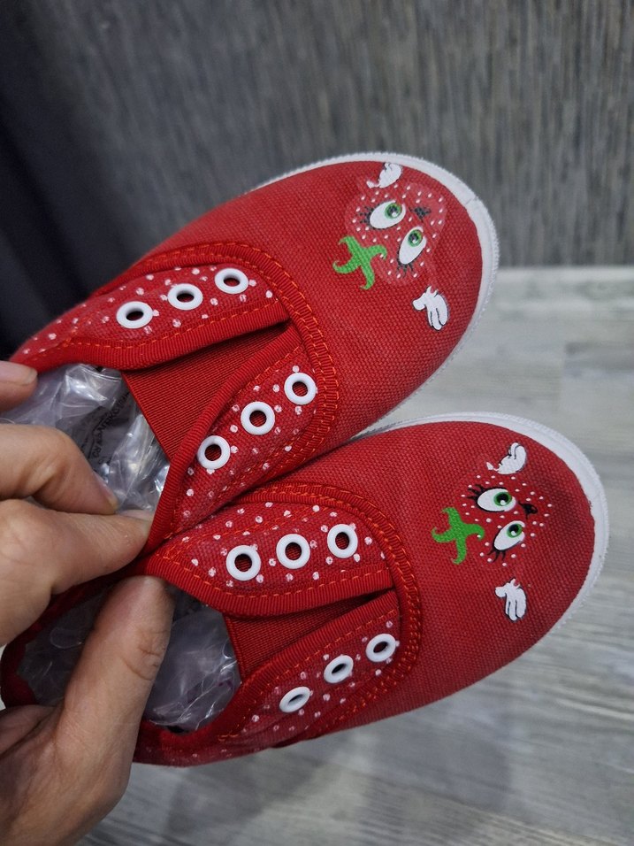 Kız Çocuk Nakışlı Kırmızı Spor Ayakkabı - Görsel 3