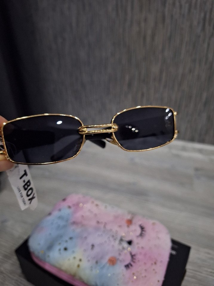 Klasik Altın Tokalı Kadın Güneş Gözlüğü - Görsel 2