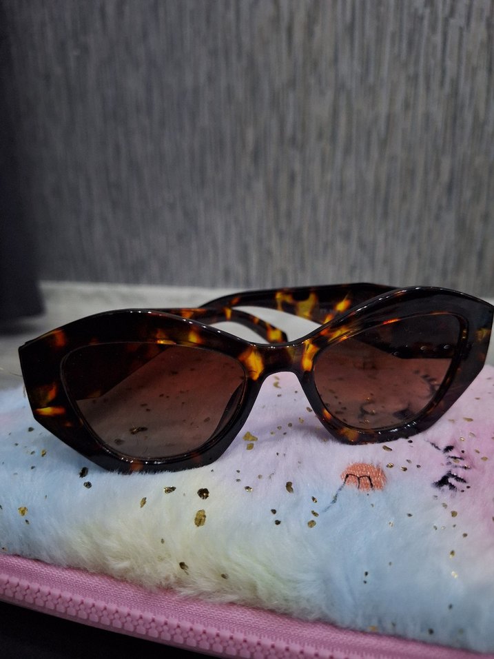 Kahverengi Retro Kadın Güneş Gözlüğü - Görsel 4