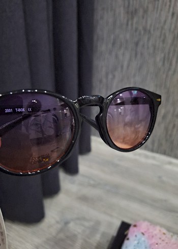 Parlak Çok Renkli Sokak Tarzı Kadın Gözlüğü - Görsel 3