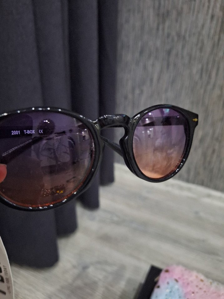 Parlak Çok Renkli Sokak Tarzı Kadın Gözlüğü - Görsel 3