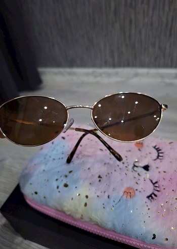 Parlak Bej Retro Kadın Güneş Gözlüğü - Görsel 3