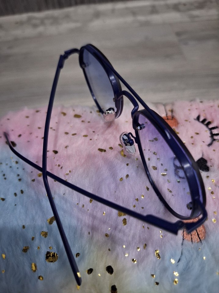 Koyu Mavi Transparan Kadın Gözlüğü - Görsel 3