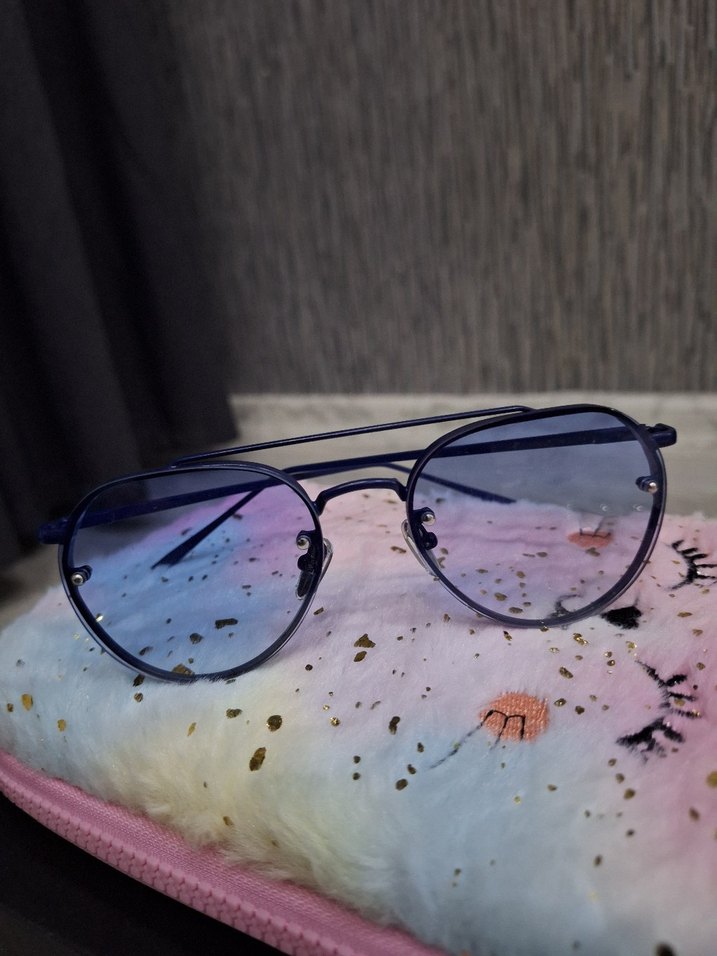 Koyu Mavi Transparan Kadın Gözlüğü - Görsel 4