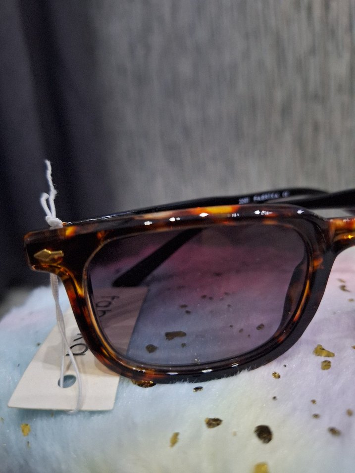 Şeffaf Kahverengi Kadın Güneş Gözlüğü - Görsel 4