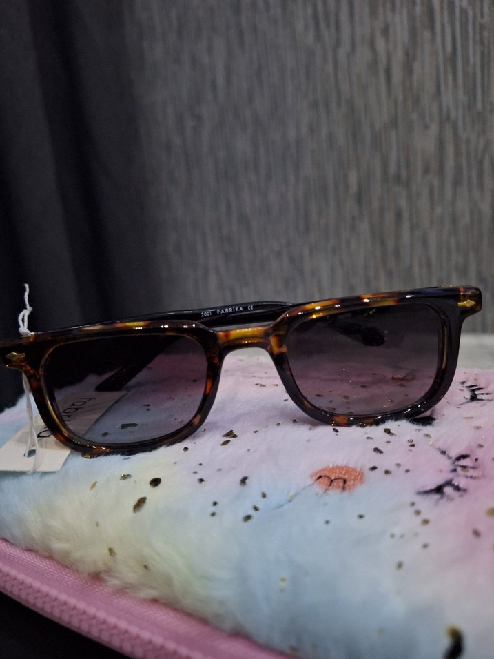 Şeffaf Kahverengi Kadın Güneş Gözlüğü - Görsel 5