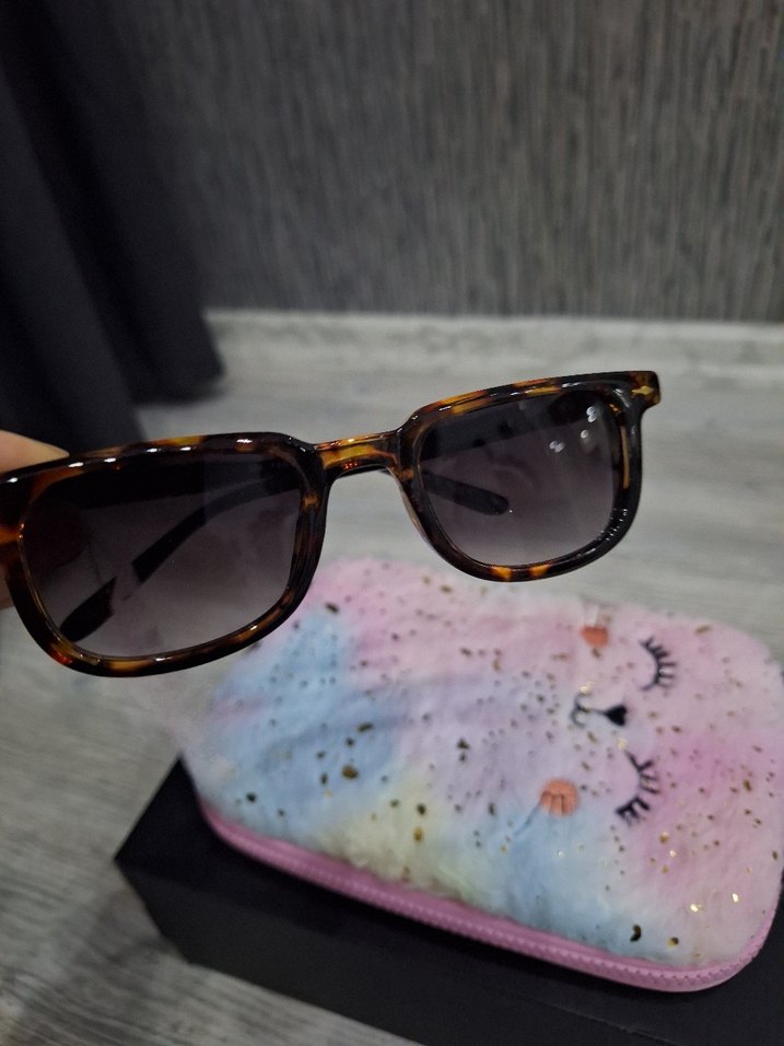 Şeffaf Kahverengi Kadın Güneş Gözlüğü - Görsel 3