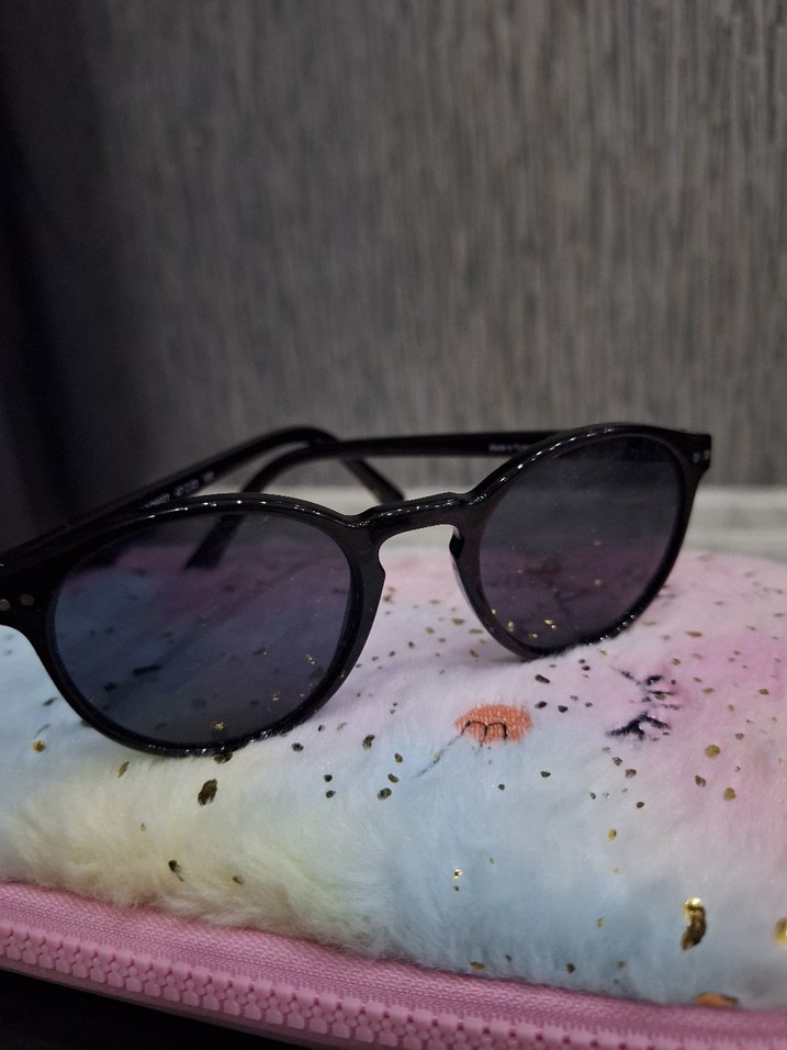 Parlak Siyah Gotik Kadın Güneş Gözlüğü - Görsel 4