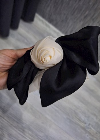 Siyah-Beyaz Saten Fiyonk Saç Aksesuarı - Görsel 5