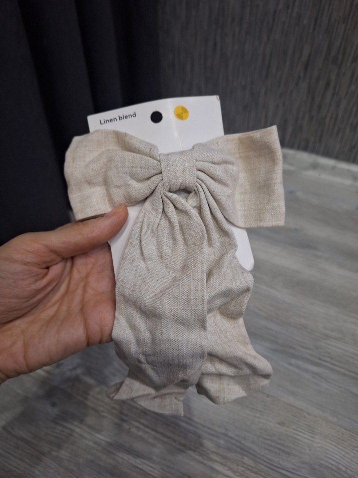 Bej Keten Kumaş Fiyonk Saç Tokası - Görsel 3